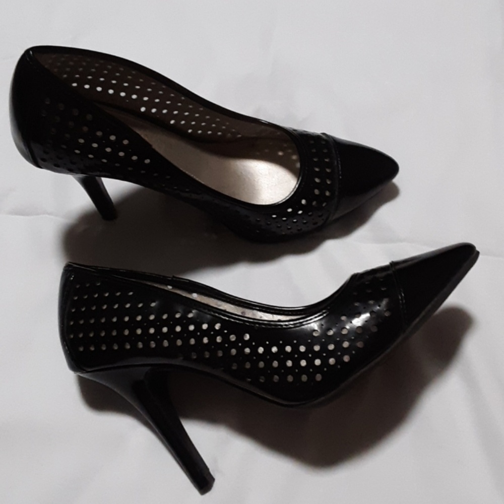 Heels - Picture 4 of 4